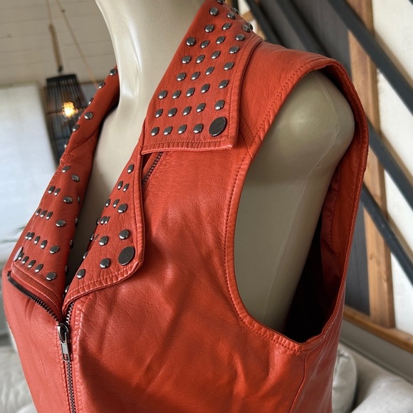 V Cristina Orange Studded Vest - Picture 6 of 9